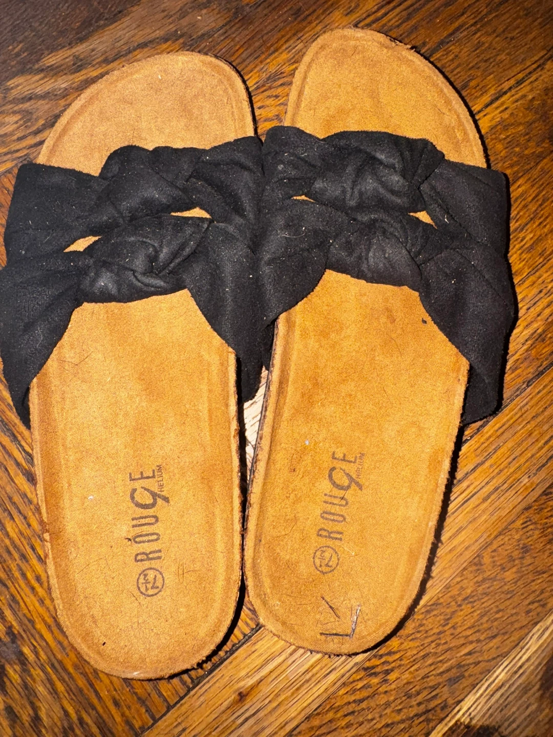Rouge Helium Black Slide Sandals Size 7.5 - photo 3