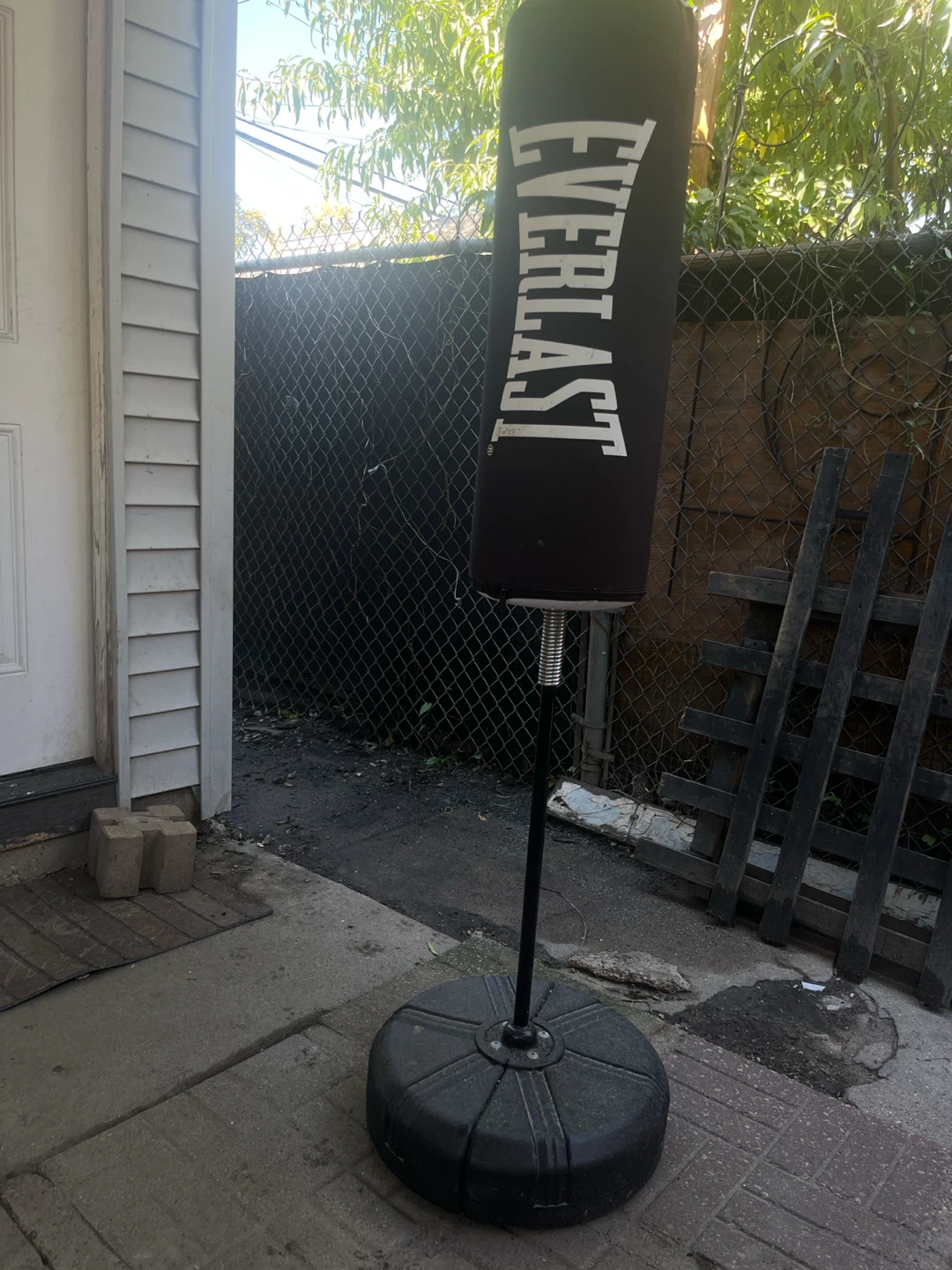 Everlast Freestanding Punching Bag - photo 2