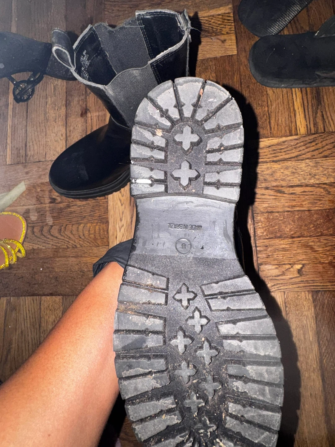 Black Chelsea Boots Size 8M - photo 3