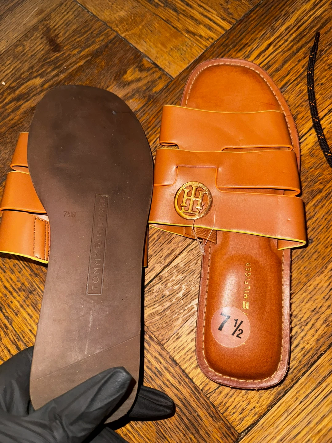 Tommy Hilfiger Women's Cognac Sandals Size 7.5 - photo 2