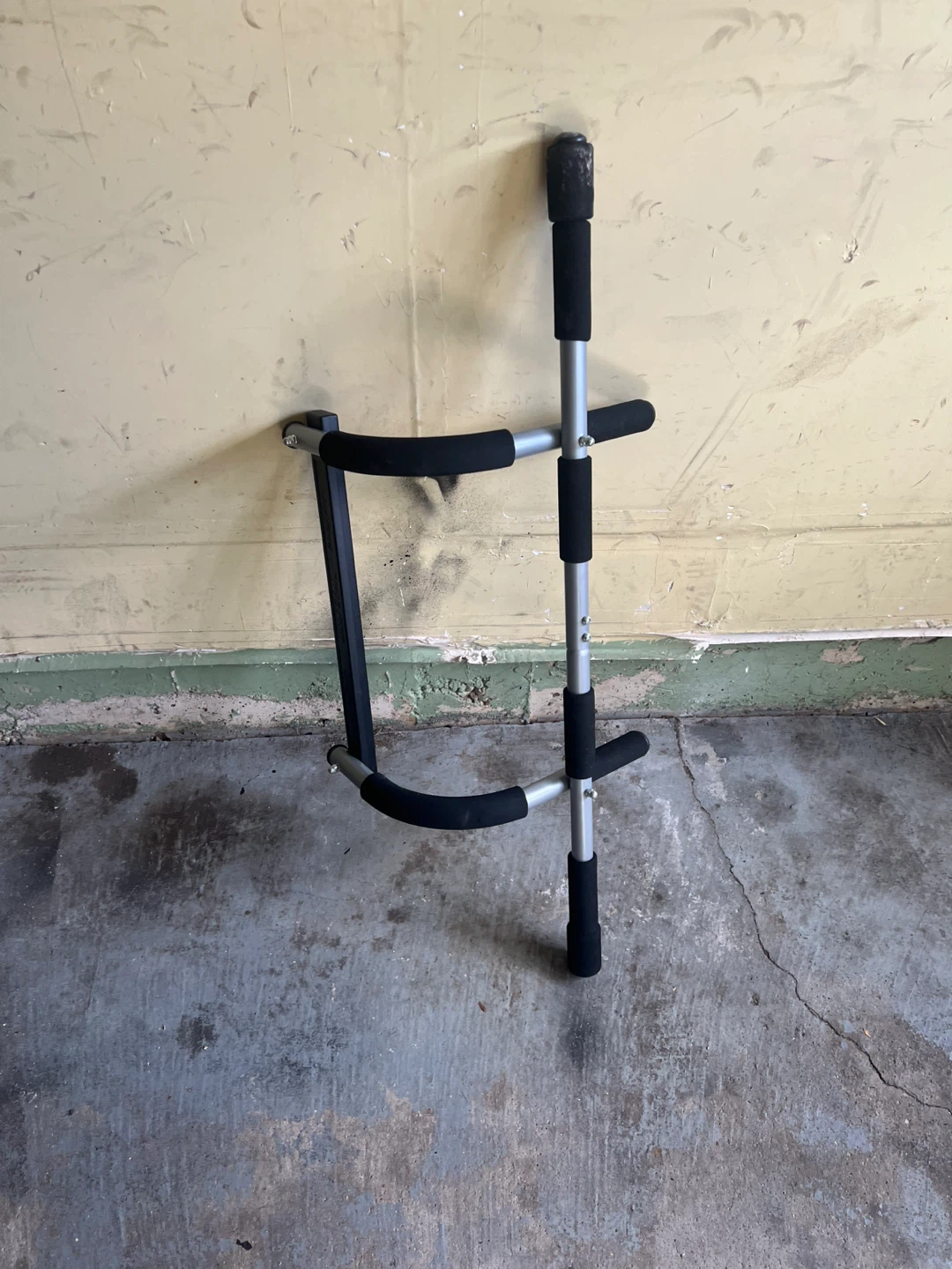 Iron Gym Doorway Pull-Up Bar