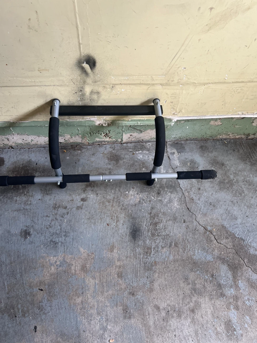 Iron Gym Doorway Pull-Up Bar - photo 3