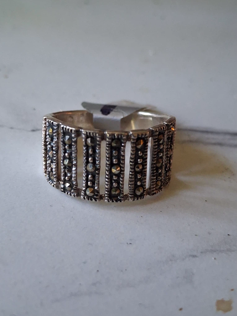 Marcasite ring (silver, stamped 925)