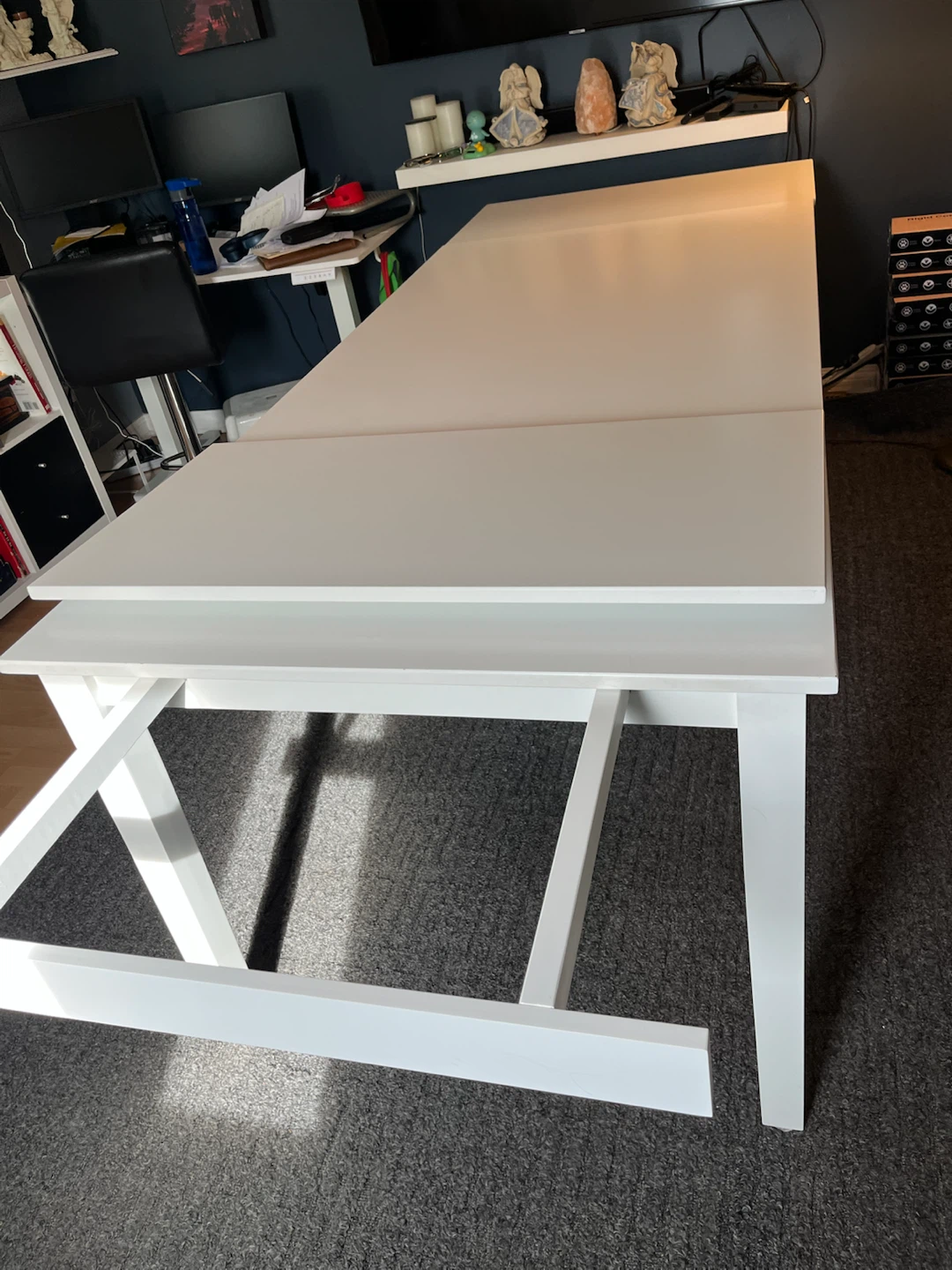 White dining table (extendable) with 6 chairs - photo 3