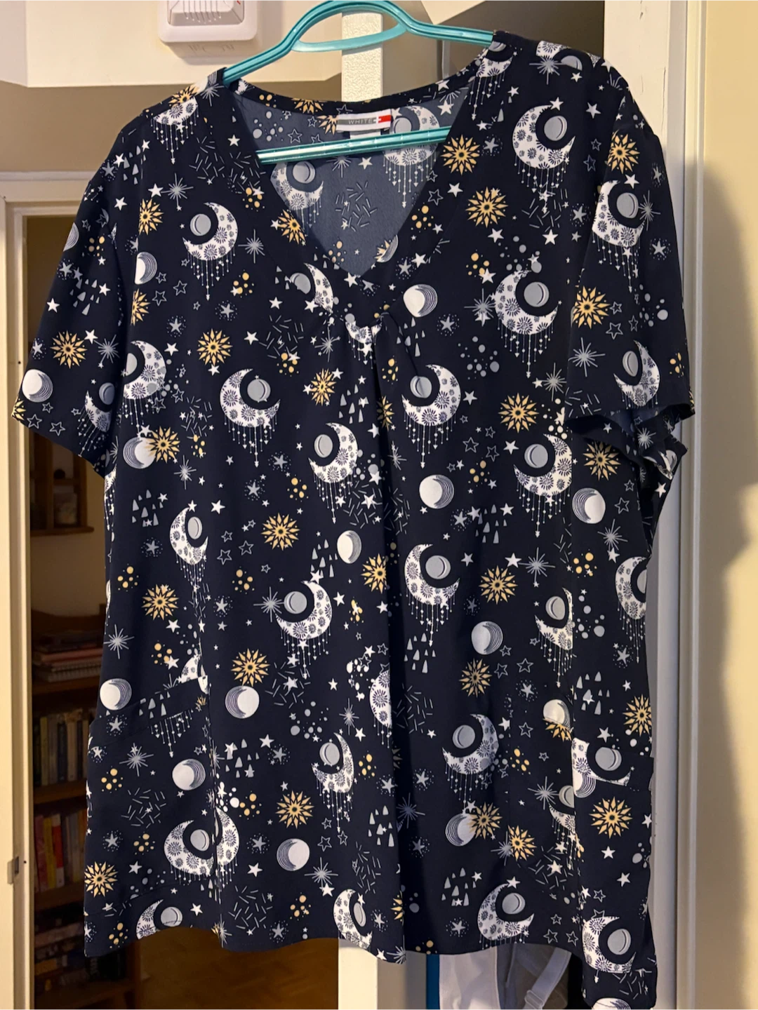 Lot of 5 Assorted Print Scrub Tops - photo 3