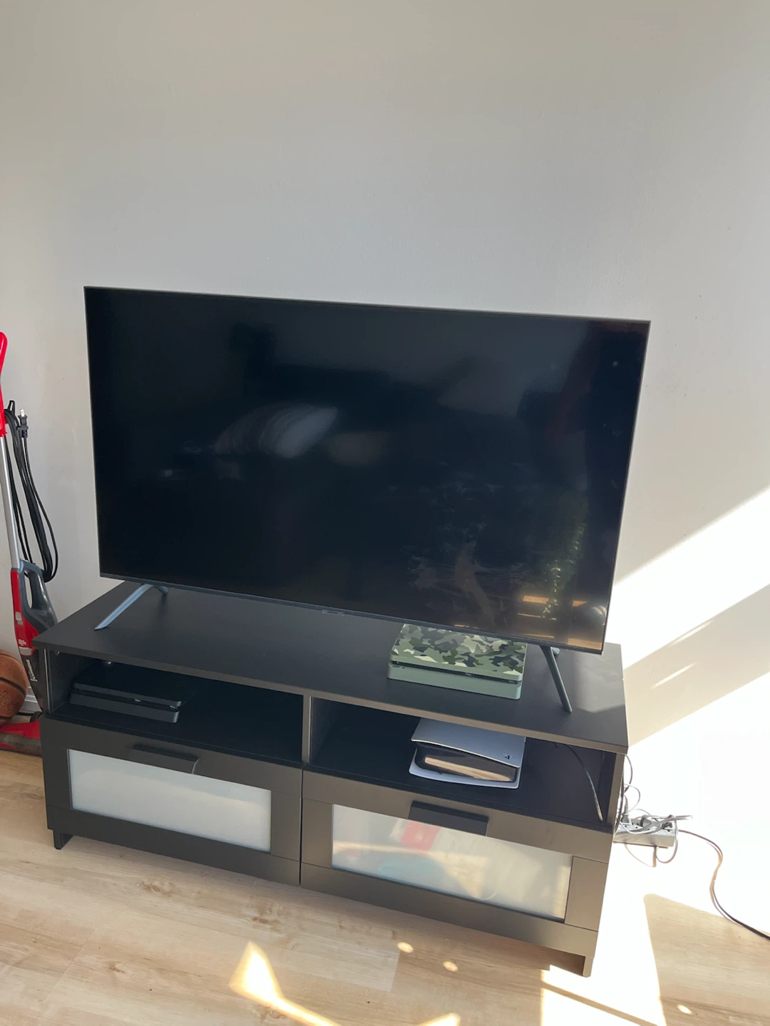 Samsung 4K Smart TV + IKEA Brimnes TV Bench BUNDLE - photo 2
