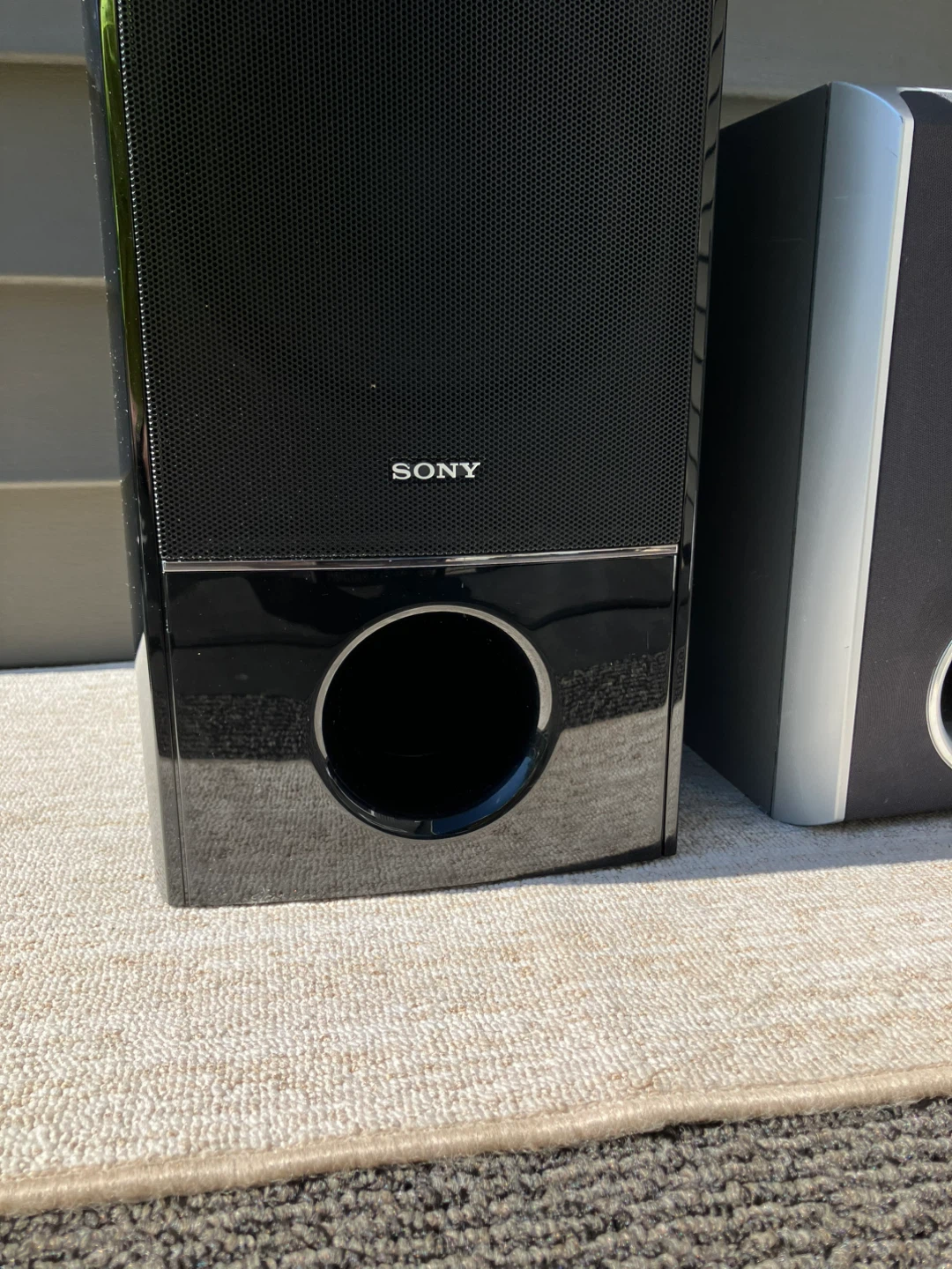 Sony speaker pair - photo 3