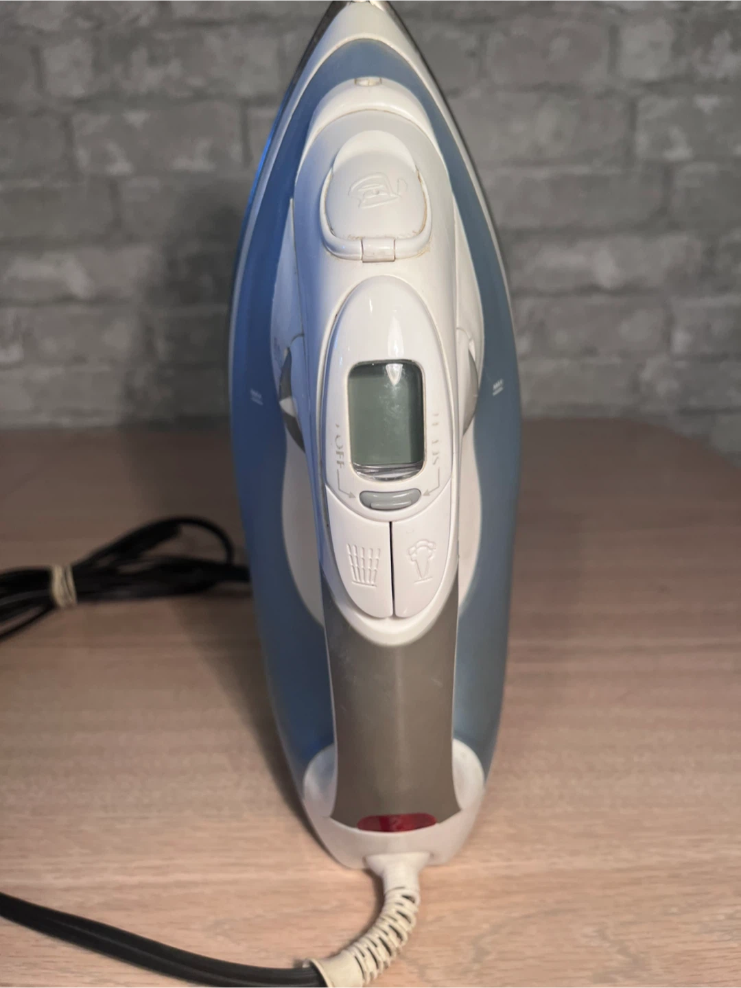 Black & Decker Digital Advantage Iron - photo 3