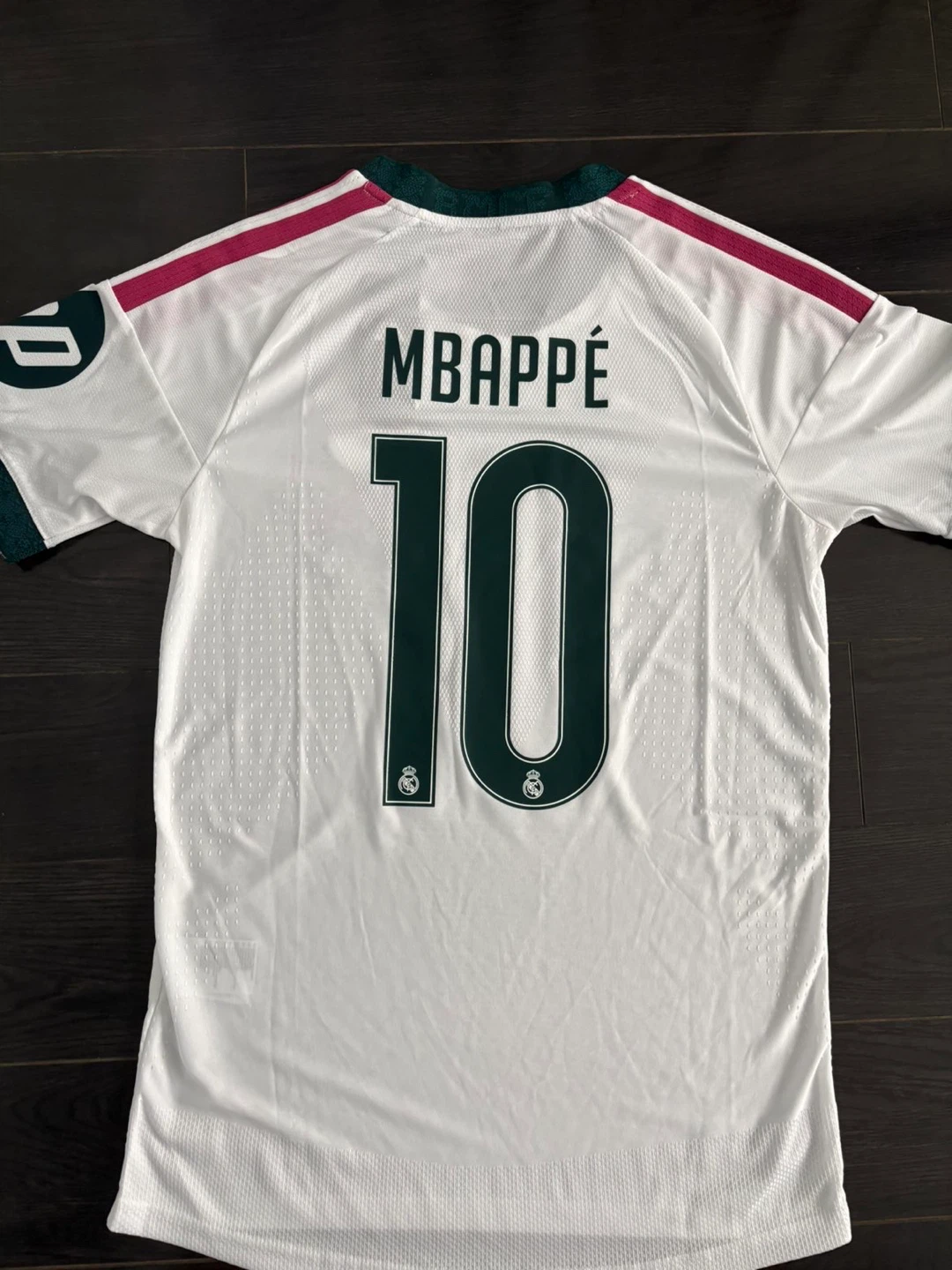 Real Authentic Match Day 26/27 Madrid Mbappé home kit - photo 2
