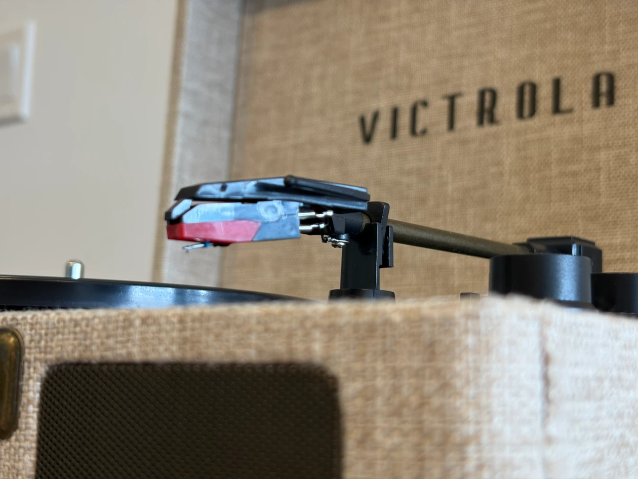Victrola Suitcase Record Player - photo 3