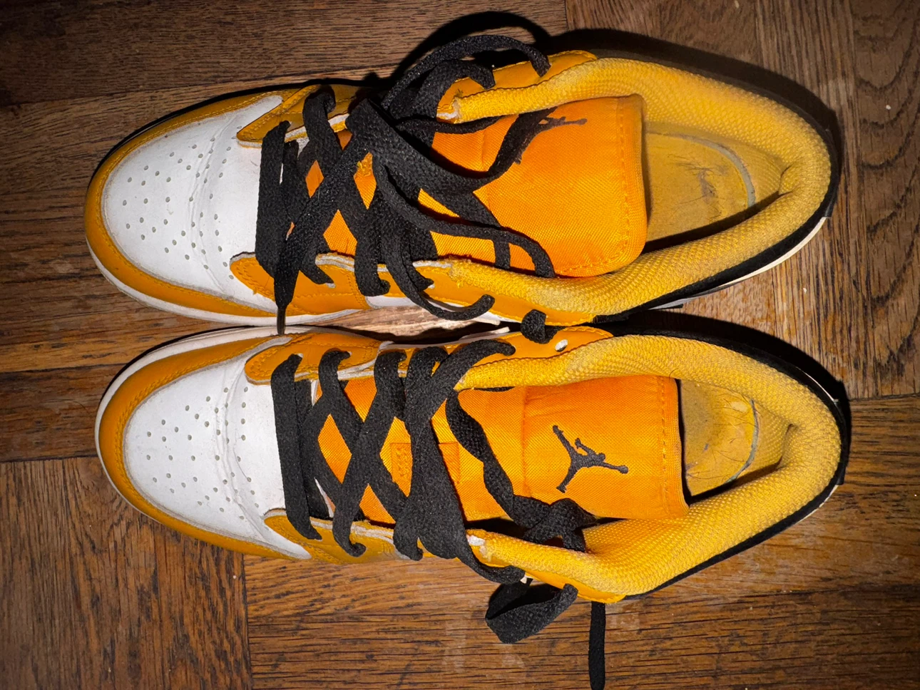 Nike Jordan 1 Low Sneakers