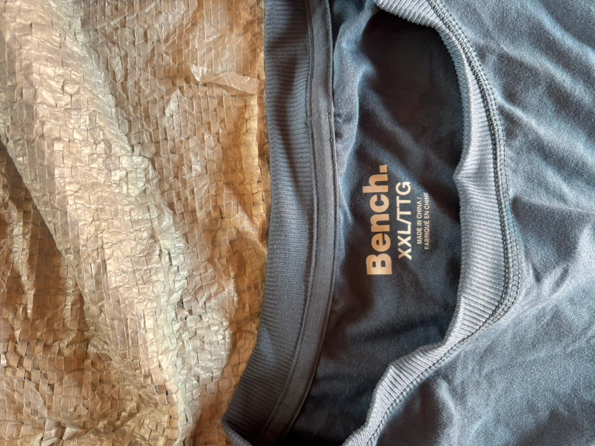 NWOT Bench Long Sleeve Crewneck XXL - photo 2