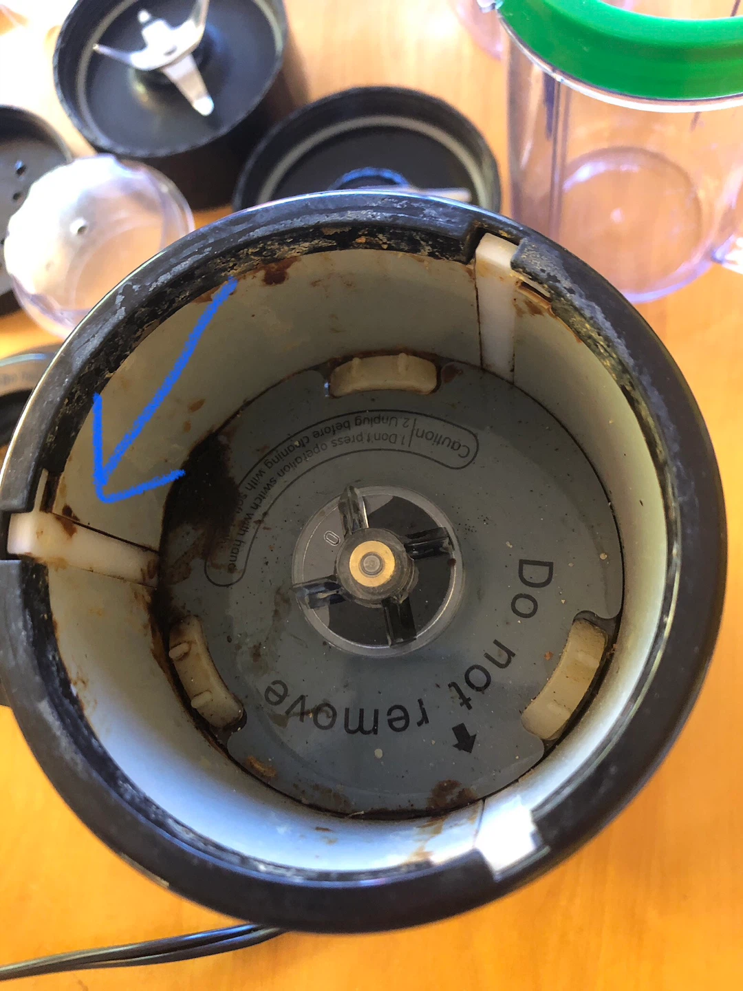 Needs repair - Magic Bullet mini-blender - photo 2