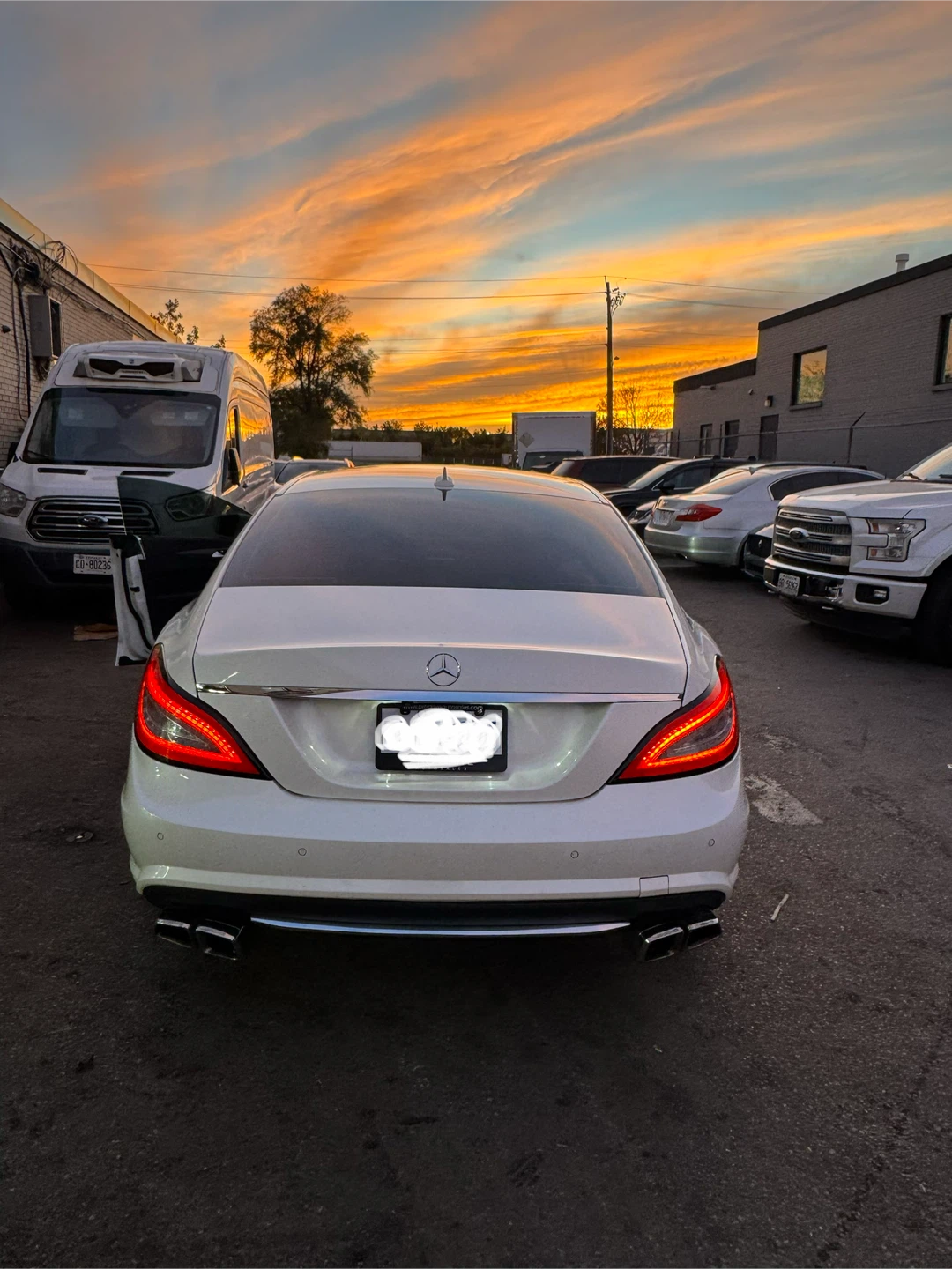Mercedes-Benz CLS-550 4Matic Distronic+ - photo 3