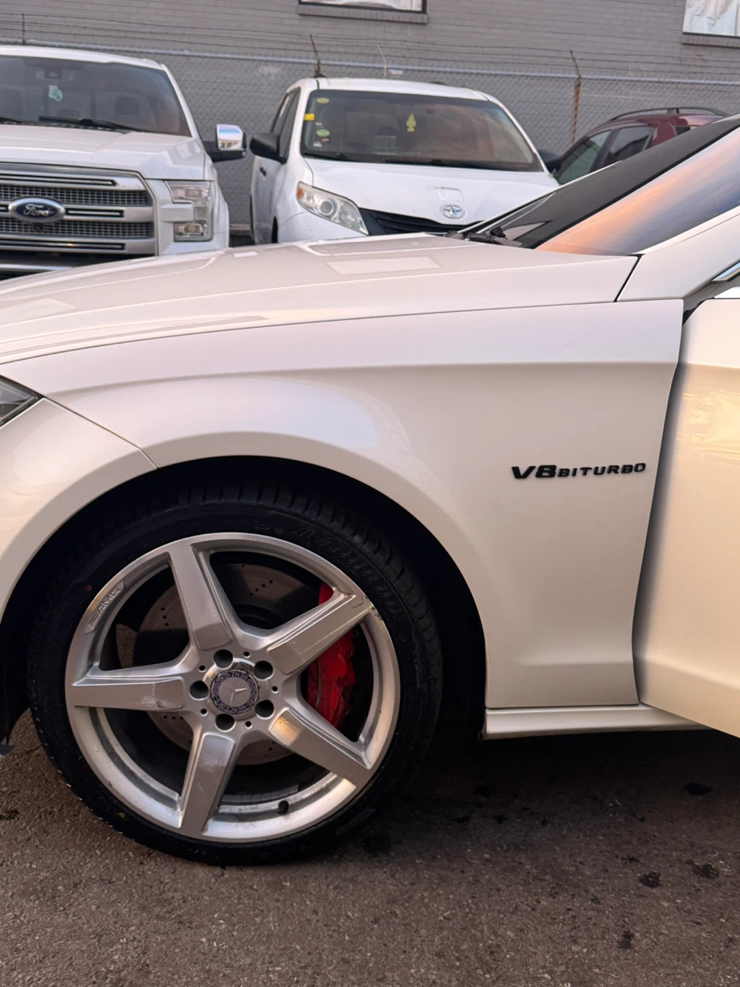 Mercedes-Benz CLS-550 4Matic Distronic+ - photo 4