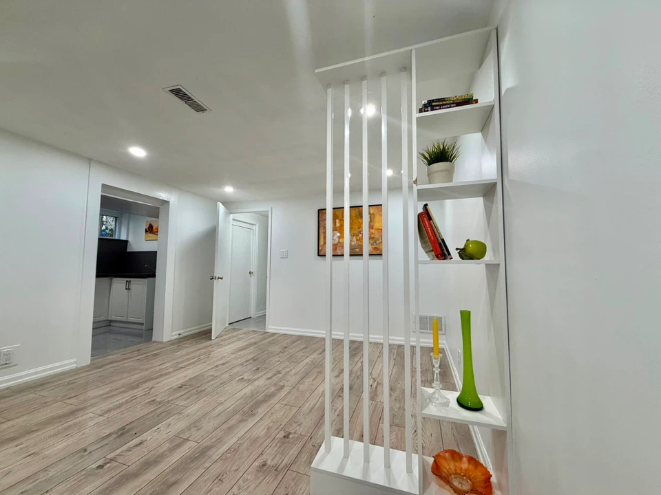 BRIGHT & SPACIOUS FULLY RENOVATED BSMT APT-Don Mills/Sheppard - photo 2