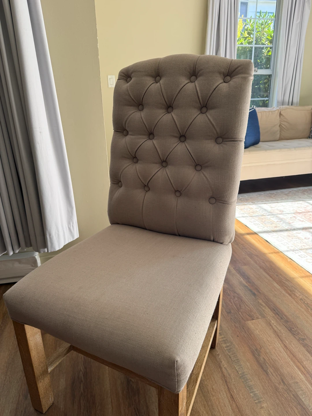 Round Dining Table and Four Tufted Chairs - photo 3
