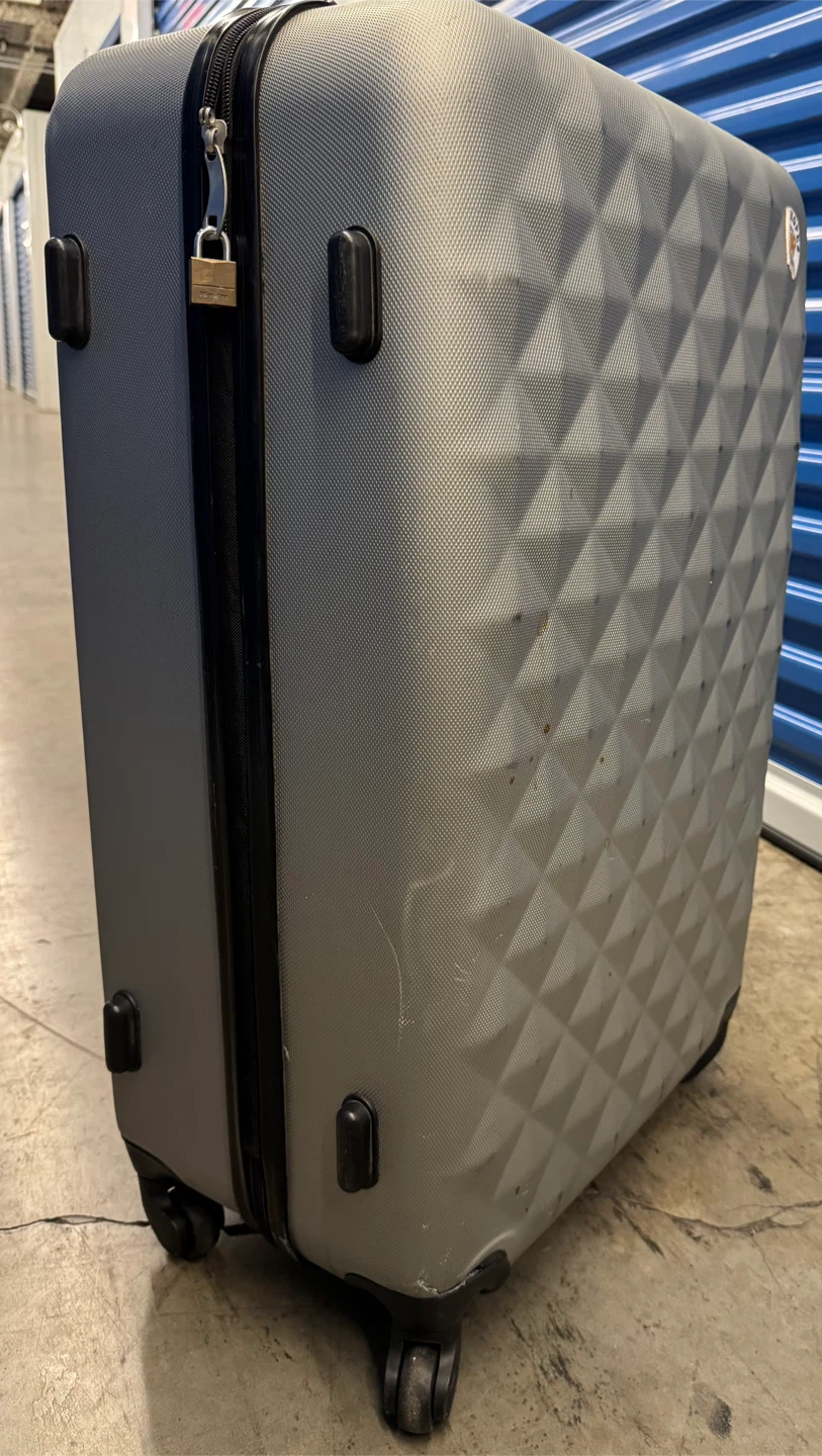 Silver Diamond Pattern Hard-Shell Suitcase