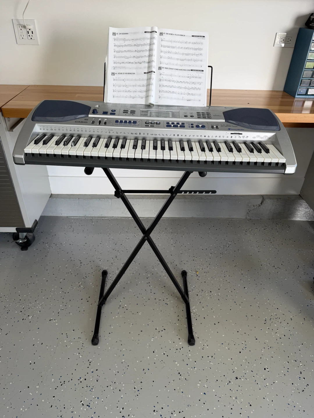 Casio LK-90TV Keyboard with Stand