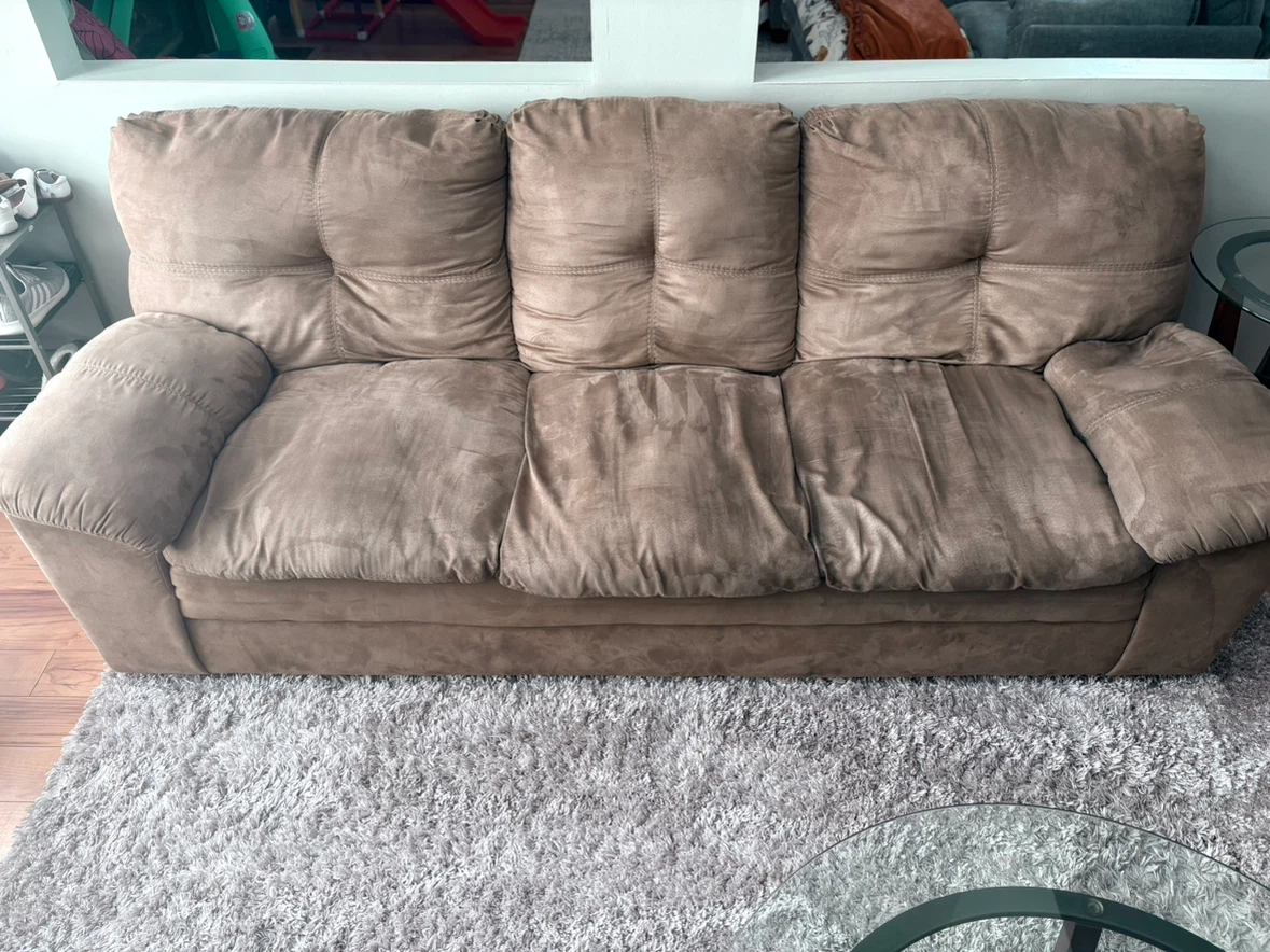 Sofa and loveseat 🛋️