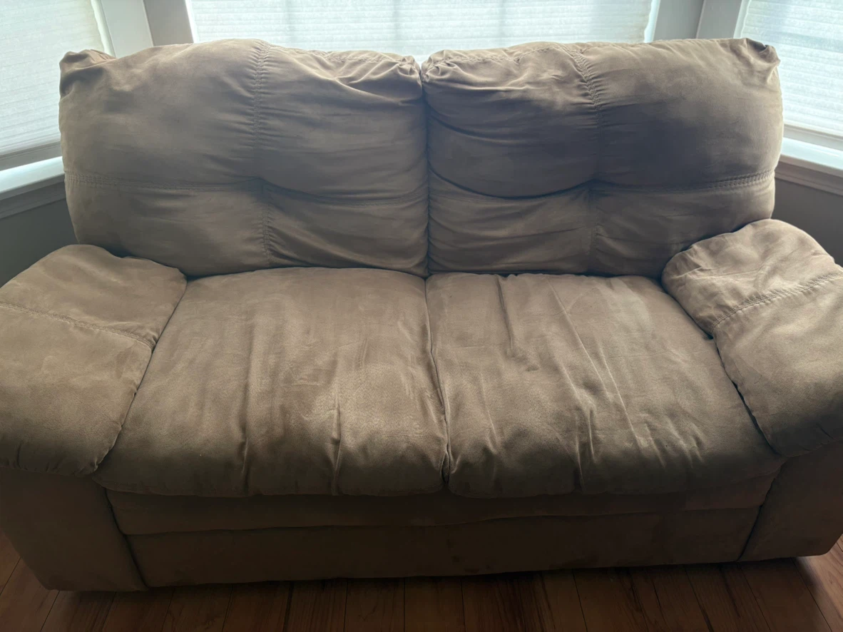 Sofa and loveseat 🛋️ - photo 2