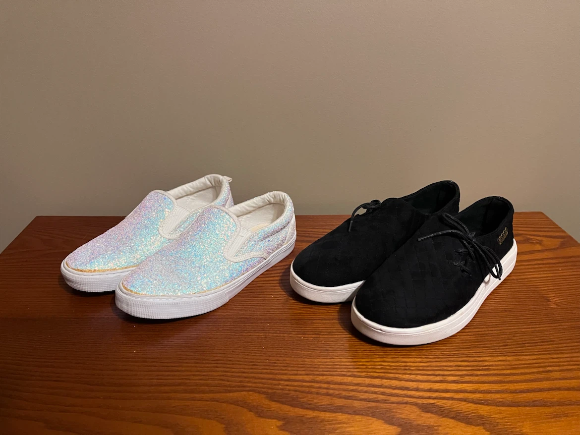 GIRLS GAP GLITTER, LADIES ECCO SLIP ON SHOES