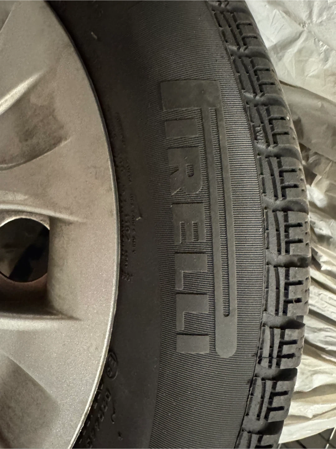 Pirelli Winter Tires + MINI Cooper Rims – 175/65R15 – 4 Tires - photo 5