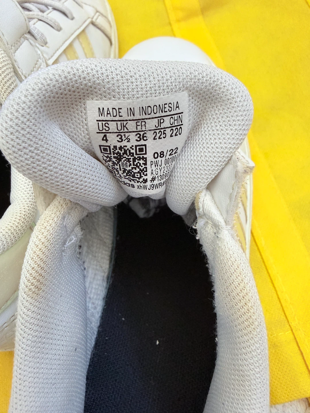 Adidas White Iridescent Sneakers Size 4 - photo 3