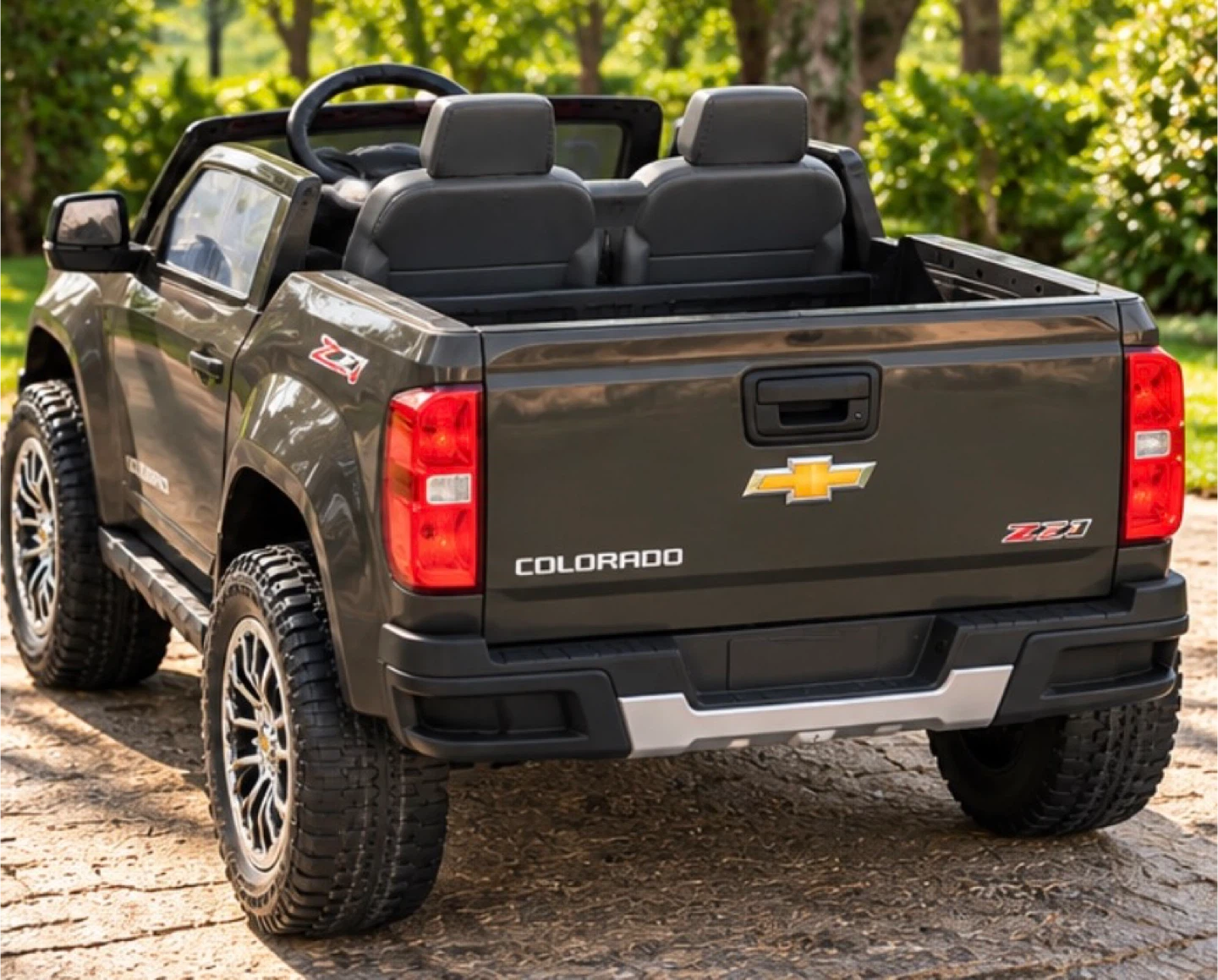 Chevrolet Colorado Z71 Ride-On Toy Truck - photo 3