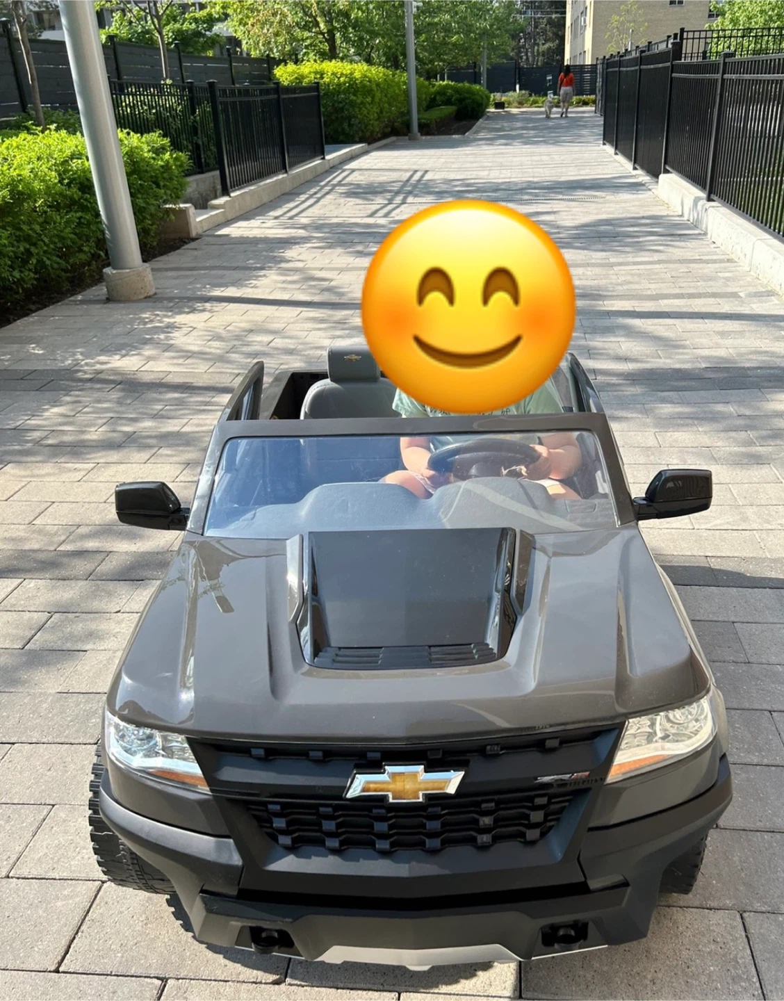 Chevrolet Colorado Z71 Ride-On Toy Truck