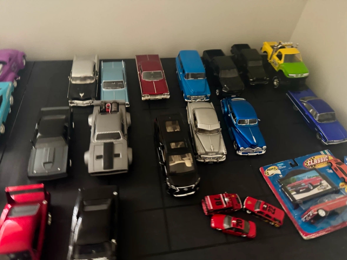 Diecast Trucks and Cars. - photo 2