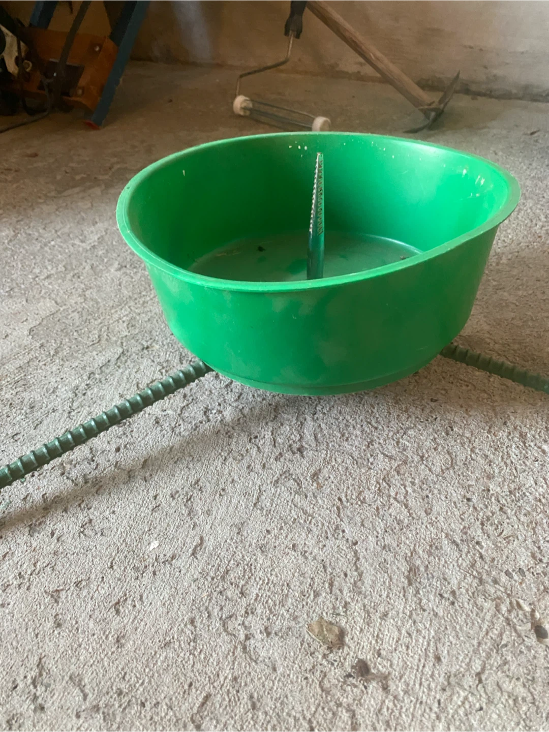 Green Christmas Tree Stand - photo 2