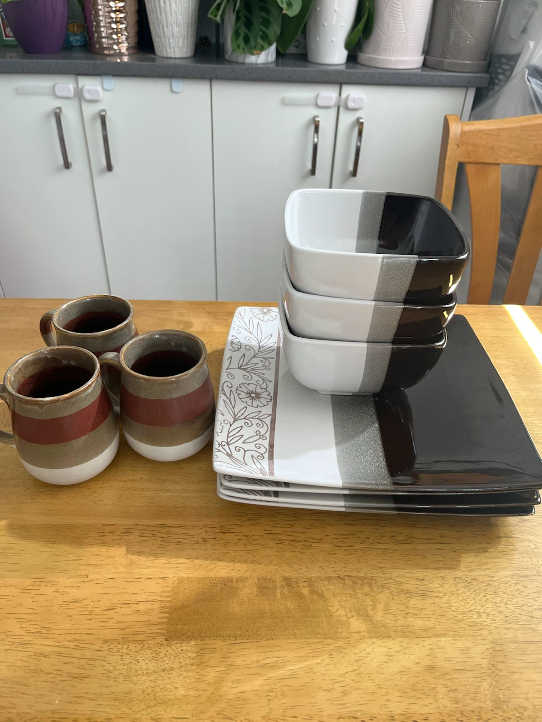 Stokes Floral Stencil Stoneware Set