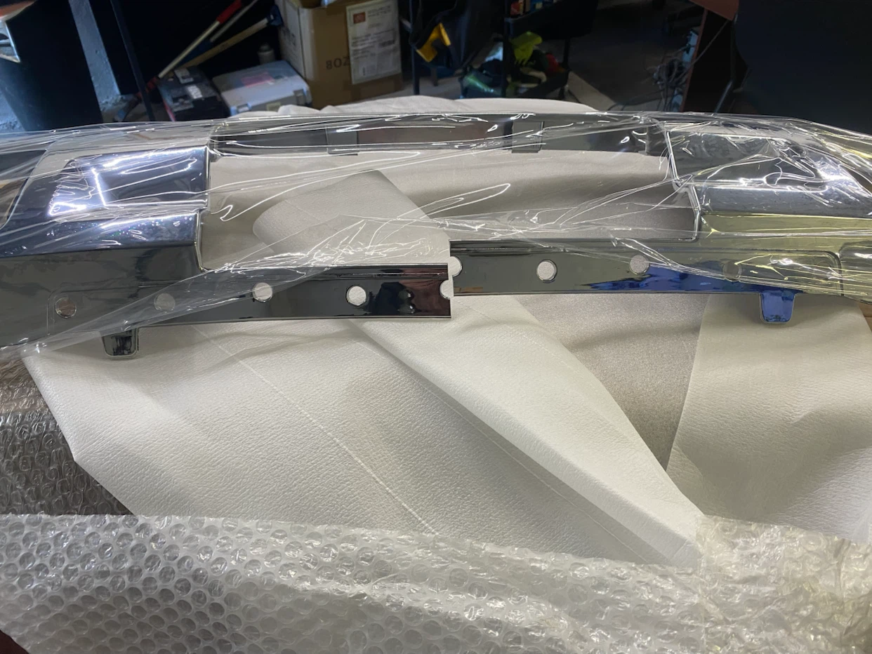 GMC Sierra Chrome Front Bumper Upper Cover - photo 5