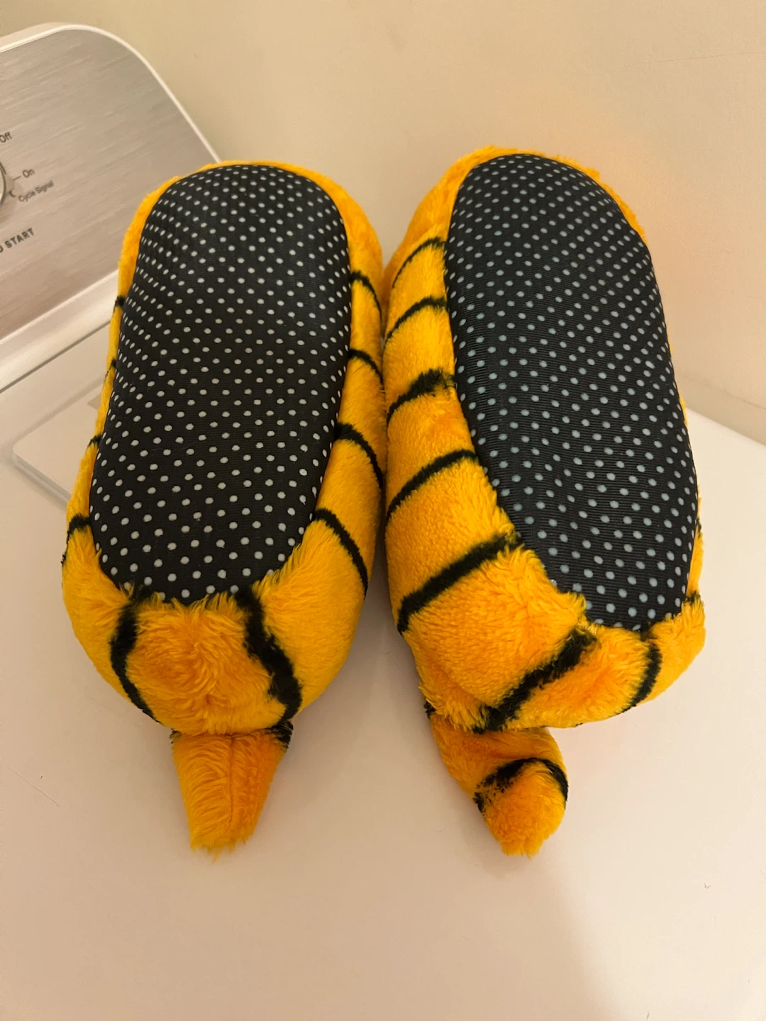 Garfield Plush Slippers - photo 4