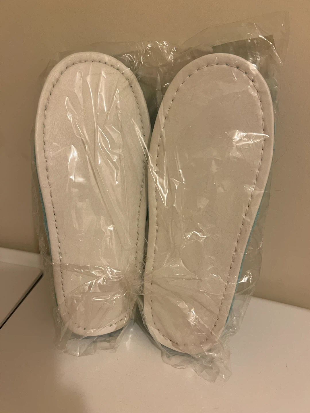 Brand New Sanrio Hello Kitty Slippers - photo 2
