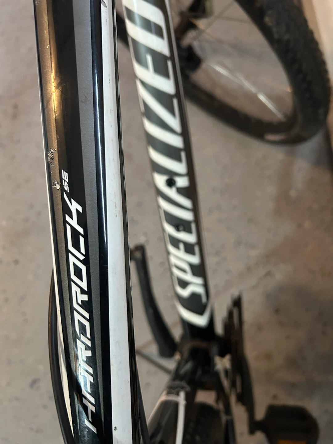 Specialized Hardrock SE Mountain Bike - photo 5