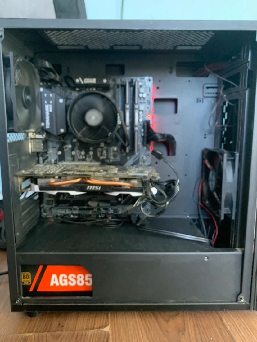 Selling pc for parts / or as is give offers