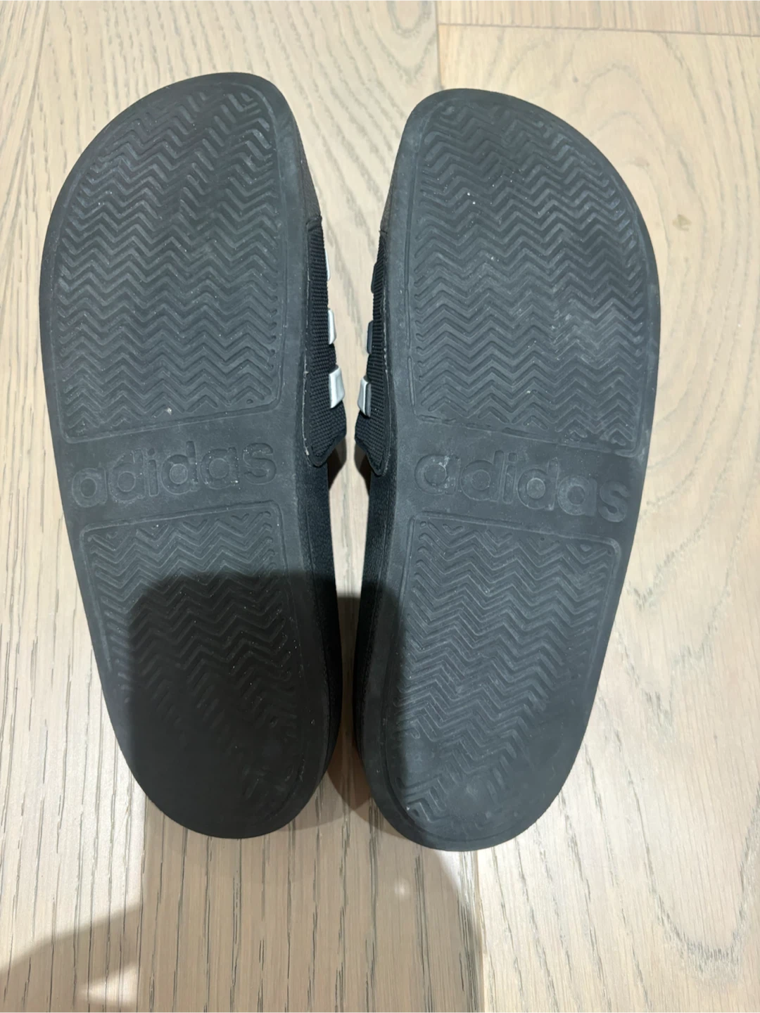 Adidas Slides Black and White - kids size 4 - photo 3