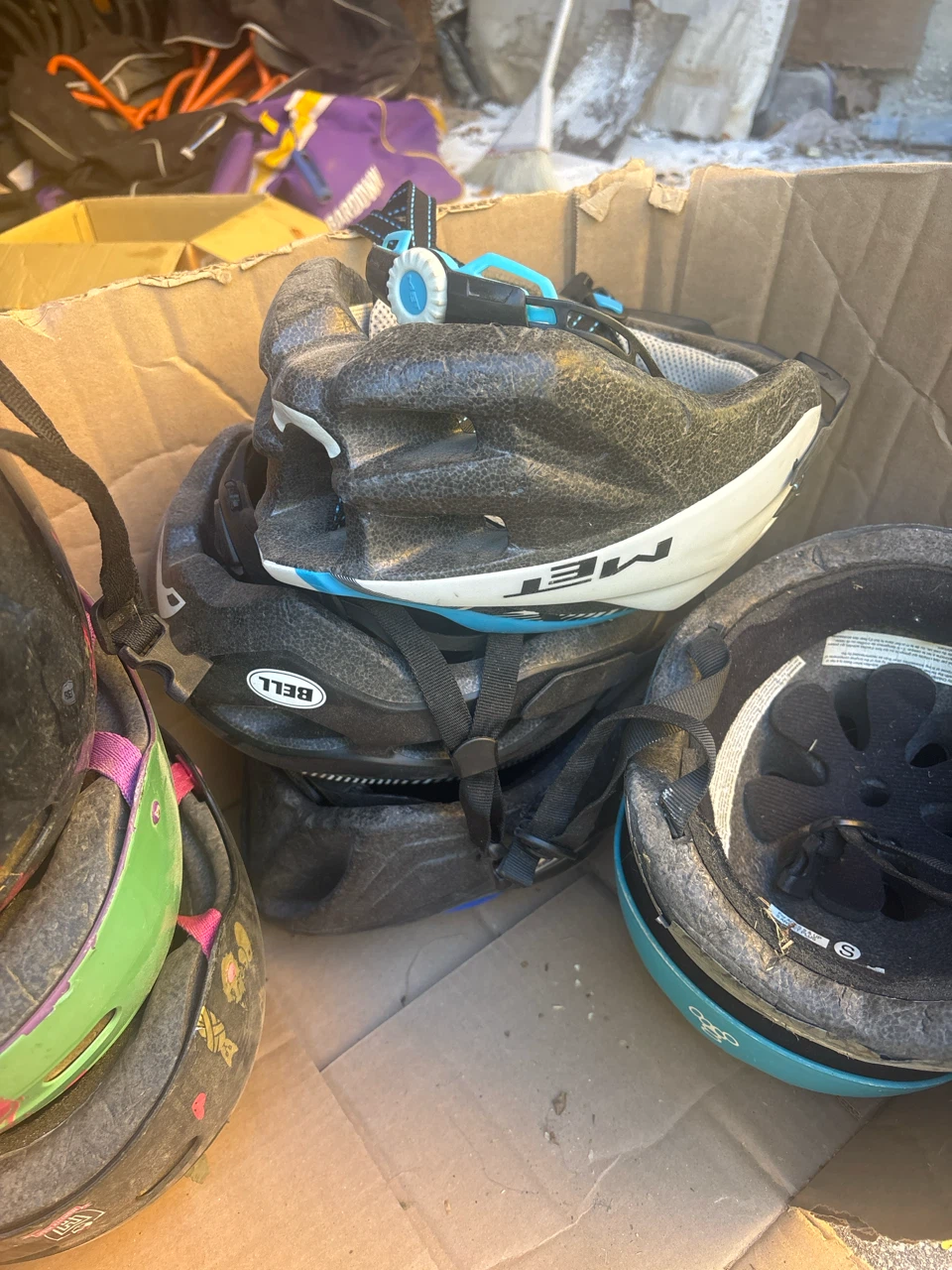 Kids bike helmets various sizes - photo 2