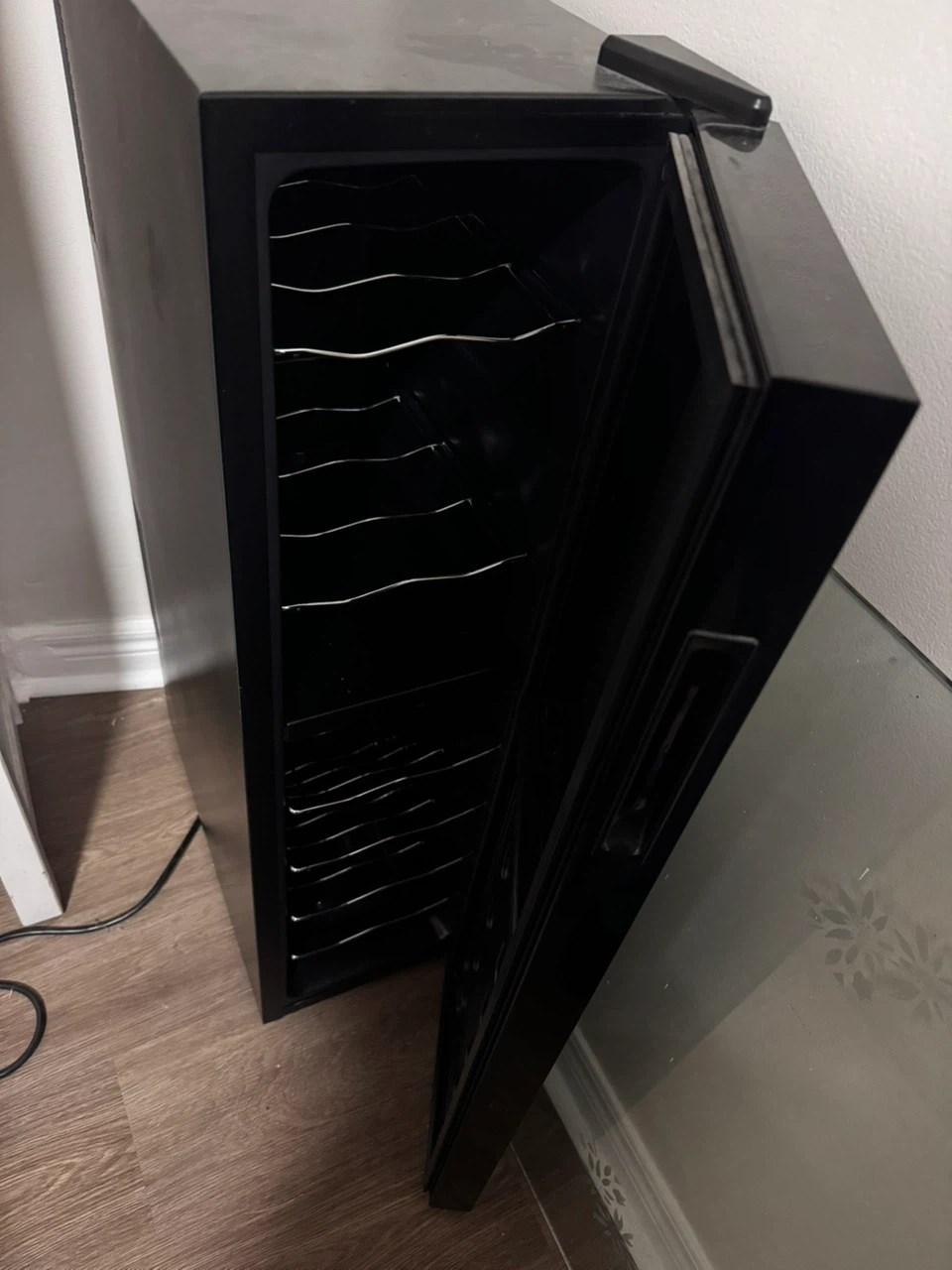 Koolatron 18 bottle wine fridge