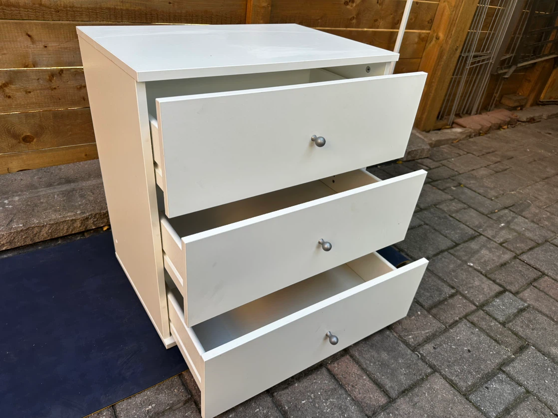 White 3-Drawer Chest/Dresser - photo 2