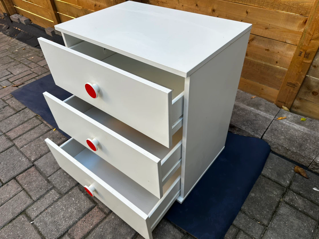 White 3-Drawer Chest/Dresser - photo 4