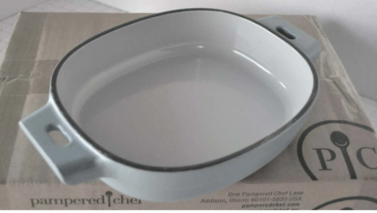 Pampered Chef 1-qt Enameled Cast Iron Baker