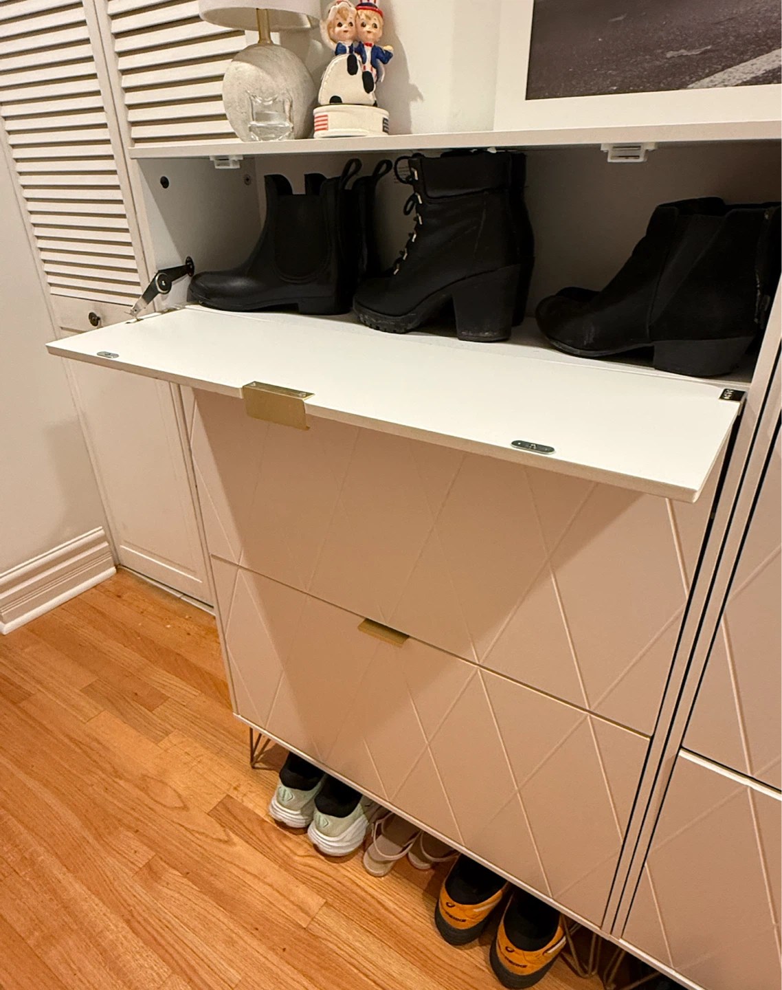 Modern White Shoe Cabinet with Gold Accents - photo 5