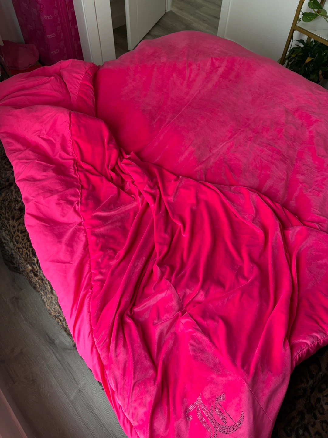 Juicy Couture Queen Comforter - photo 2
