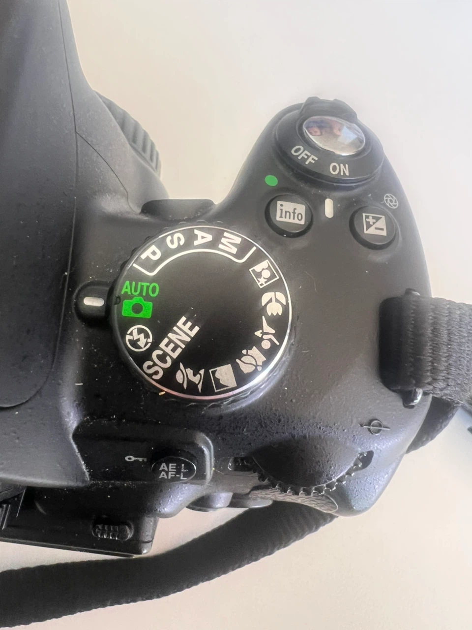 Nikon D5000 DSLR Camera Body - photo 2