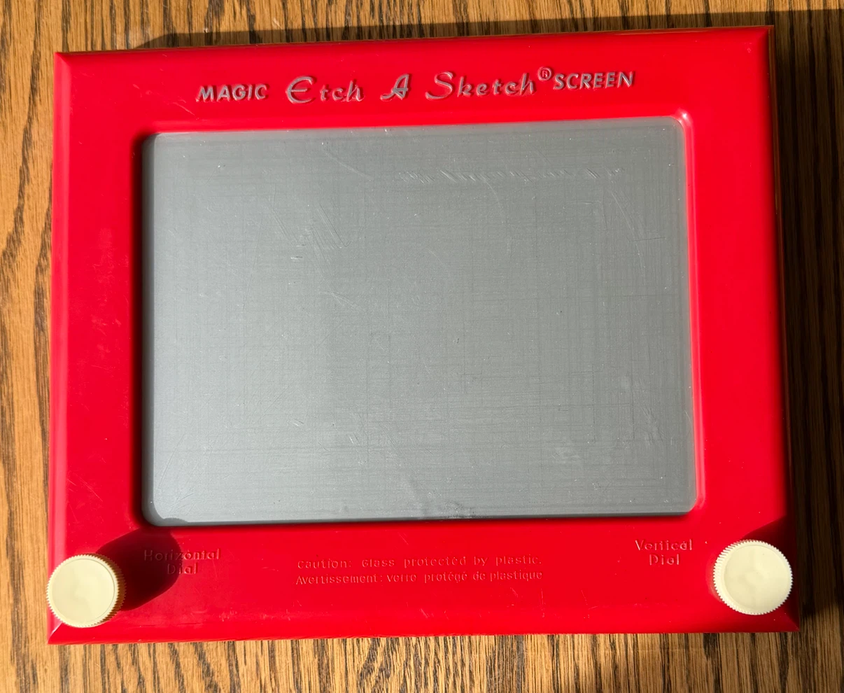 Classic Etch A Sketch Drawing Toy - photo 2