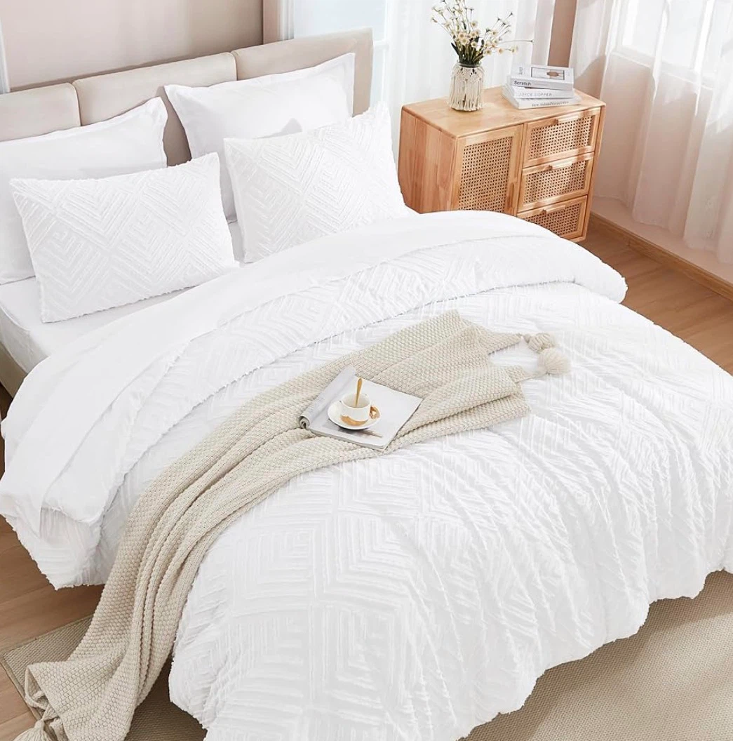 7-Piece King Size Tufted Comforter Set in White