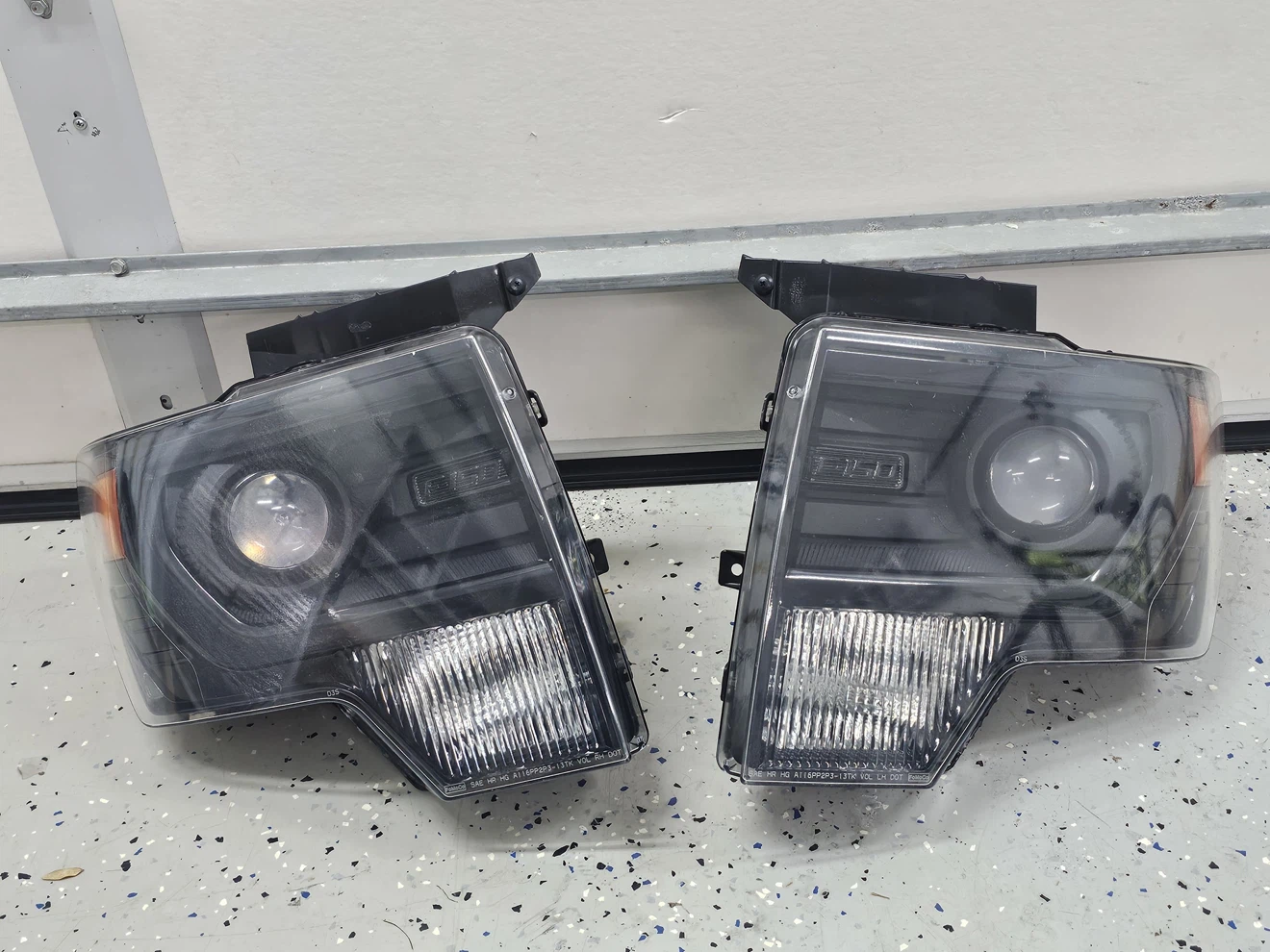 2011-2014 Ford F-150 Xenon HID Headlight Black SET